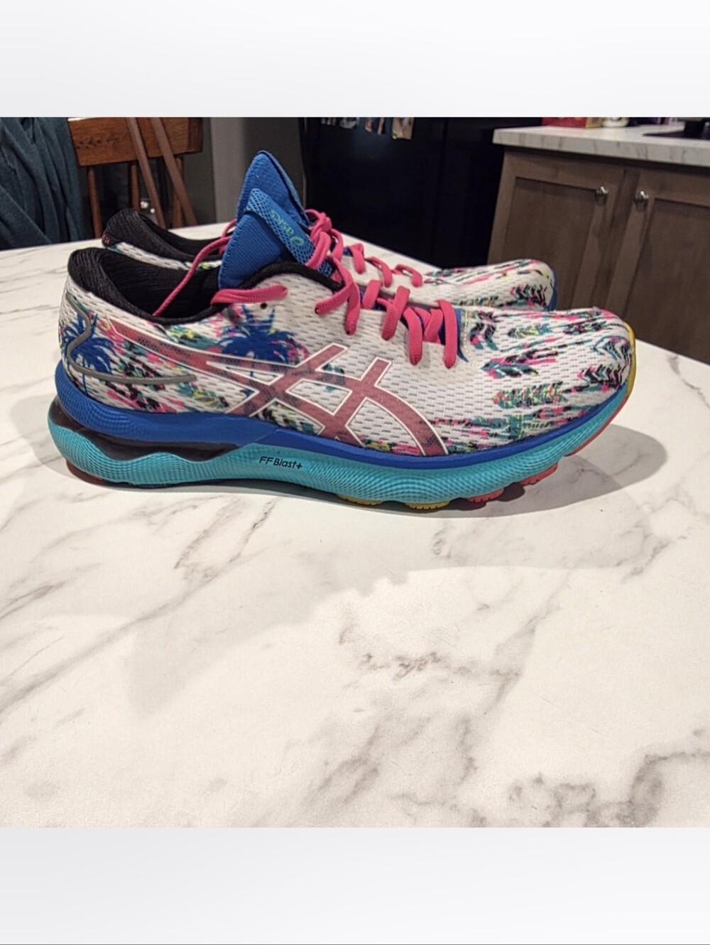 Asics Womens Gel Nimbus 24 Size 10.5